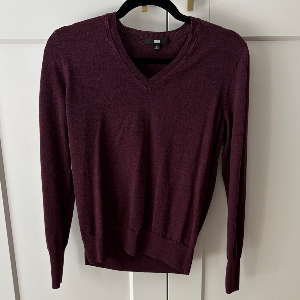 Uniqlo Women's V-Neck Sweater - Deep Burgundy